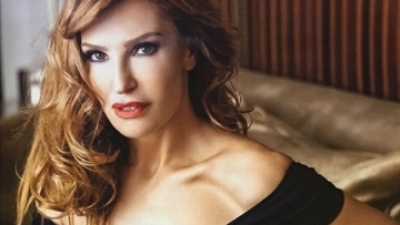 H Βίκυ Χατζηβασιλείου ποζάρει φορώντας μόνο ένα μαύρο κορμάκι...γιατί μπορεί!