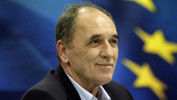 Σταθάκης: Η κυβερνητική πλειοψηφία δεν κινδυνεύει από το Ασφαλιστικό 