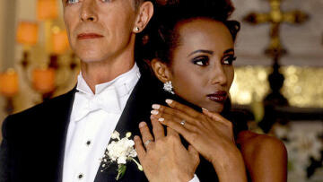 Τα συγκλονιστικά μηνύματα της Iman για τον David Bowie: «Θα σε αγαπώ μέχρι να πεθάνω»