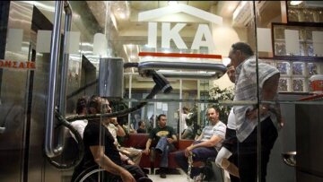 Μοσκοβισί «ξεμπροστιάζει» Κατρούγκαλο για τις αναπηρικές συντάξεις 