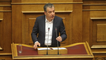 Θεοδωράκης: Σταματήστε να κοροϊδεύετε τους αγρότες