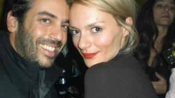 Οι πρώτες δηλώσεις της γυναίκας του Πάνου Καλλίτση: «Η πρώτη σφαίρα πήγαινε για εμένα, χτύπησαν τον Πάνο εξ επαφής»