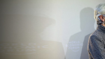 Οι όροι της Λαγκάρντ για ελάφρυνση του χρέους