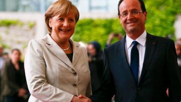 Αποφασισμένοι να υπερασπιστούν τη Σένγκεν εμφανίζονται Μέρκελ και Ολάντ