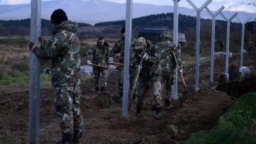 Και δεύτερο φράχτη στα σύνορα με την Ελλάδα σηκώνουν οι Σκοπιανοί