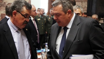 Δείτε το βίντεο με το παραλήρημα των χρυσαυγιτών και τις βρισιές που εκτόξευσαν στη Βουλή