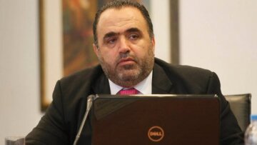 ΝΔ, ΠΑΣΟΚ και Ποτάμι ζήτησαν την ανάκληση της απόφασης «καρατόμησης» του Σφακιανάκη