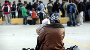 Στο λιμάνι του Πειραιά το πλοίο «blue star 1» με 1.192 πρόσφυγες