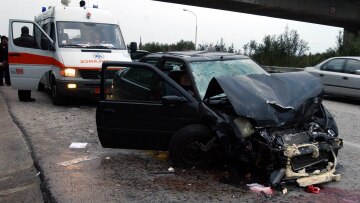 Εννέα στα δέκα τροχαία προκαλούνται από απόσπαση προσοχής, κούραση, στεναχώρια 