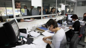 Ξαφνικά ανοίγει θέμα περικοπών στις συντάξεις πάνω από 1.200-1.300 ευρώ