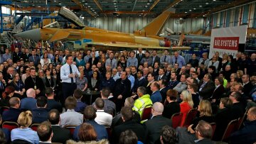 Κάμερον για Brexit: Θα τεθούν σε ρίσκο οι δουλειές και θα ακριβύνουν οι διακοπές