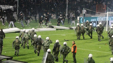 «Πόλεμος» με εισβολή οπαδών στην Τούμπα - Bαριά η «καμπάνα» για τον ΠΑΟΚ