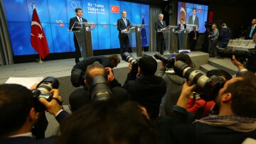 Προσφυγικό: «Aνατολίτικο παζάρι» μέχρι τις 17 Μαρτίου - Τα σύνορα παραμένουν κλειστά