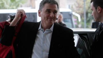 Ξεκίνησε το παζάρι με τους δανειστές - Στο κρεβάτι του Προκρούστη οι κύριες συντάξεις