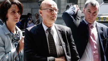 Μείωση έως και 50% στο αφορολόγητο ζητά η Τρόικα