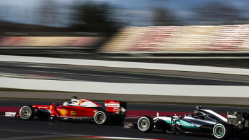 Έκλεστον: Ελπίζω η Ferrari να διεκδικήσει τον τίτλο!