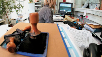 Σύνταξη στα 67 και για τους δημοσίους υπαλλήλους