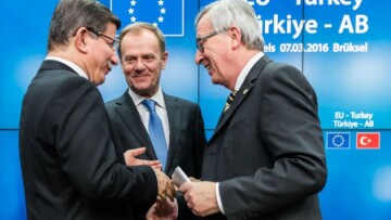 Συνάντηση Νταβούτογλου, Τουσκ και Γιούνκερ το πρωί της Παρασκευής