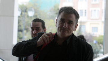 Ο Τσακαλώτος απείλησε το ΔΝΤ με συνέχιση των διαπραγματεύσεων στην... Ειδομένη