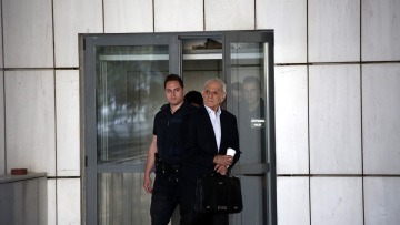 Ζήγρας: Ο Άκης είχε τραπεζικούς λογαριασμούς στην Αυστρία για τις... νόμιμες μίζες από τη Siemens