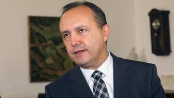 Καράογλου: Καλώ τον Μπαλαούρα να παραδώσει άμεσα την έδρα του