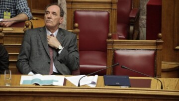 ΝΔ: Έκθετοι κυβέρνηση - ΣΥΡΙΖΑ για το πόθεν έσχες Σταθάκη