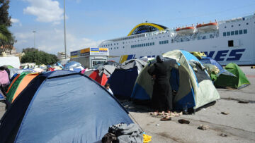 Στους 4.730 οι μετανάστες και πρόσφυγες στο λιμάνι του Πειραιά