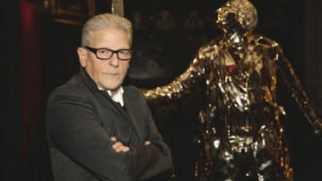 Ο Φαμπρ απαντά στους Έλληνες ηθοποιούς