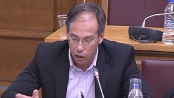 Τι απαντά το Παιδείας περί «φωτογραφικής» διάταξης για τη σύντροφου του πρωθυπουργού