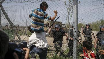 ΥΠΕΞ: Διάβημα σε Τσεχία, Σερβία, Κροατία και Αυστρία για τη βία κατά των προσφύγων στην Ειδομένη