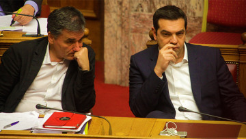 Ο Τσακαλώτος φέρνει το πακέτο-κάβα των 3,6 δισ. στον Τσίπρα