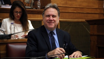 «Βάφτισε»... αναπροσαρμογή το «τσεκούρι» στις επικουρικές ο Κατρούγκαλος