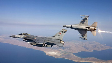 «Καρτέρι» στον αρχηγό ΓΕΕΘΑ έστησαν τα τουρκικά μαχητικά στην Ρω