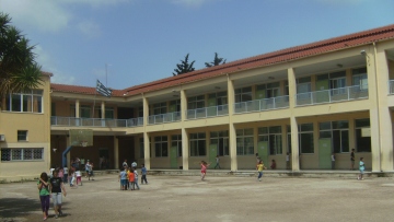 Τυφώνας ΣΥΡΙΖΑ στην παιδεία: Καταργούν τα ολοήμερα, επαναφέρουν ιδέες του '85