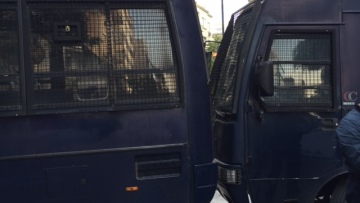  Έκλεισαν με κλούβες το δρόμο στους δικηγόρους!
