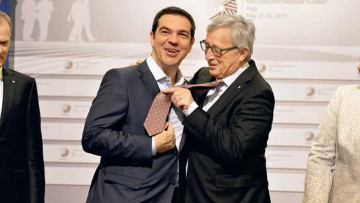 Ο Καμμένος έκανε δώρο στον Τσίπρα... γραβάτες!