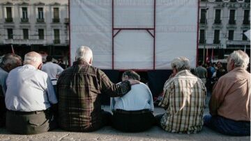 Ξεκινούν οι περικοπές σε επικουρικές, ΕΚΑΣ, εφάπαξ