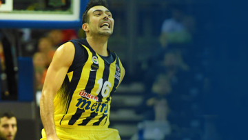 Η Φενέρ του Σλούκα στον τελικό (88-77 την Λαμποράλ) παρά την «Μπουρουσιάδα»