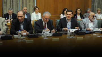 Τα γκάλοπ τρομάζουν τον ΣΥΡΙΖΑ που σκέφτεται δικαίωμα ψήφου από τα 17