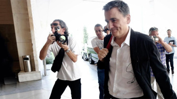 Νέα «χαράτσια» σε σταθερά τηλέφωνα, μπίρα, καφέ, καύσιμα και τσιγάρα!