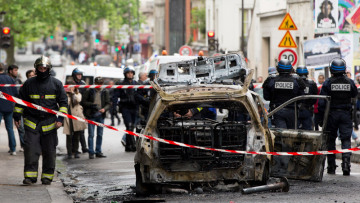 Χάος στη Γαλλία: Επεισόδια και συλλήψεις σε διαδηλώσεις κατά του νόμου Ολάντ