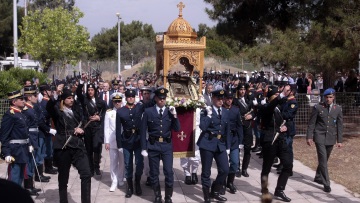 Τραγικό σόου με την Παναγία Σουμελά ενώ κόβουν τα Θρησκευτικά από τα σχολεία!