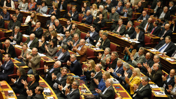 «Κροκοδείλια» δάκρυα για τη φοροκαταιγίδα του αιώνα