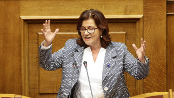 Θεανώ Φωτίου: Ακραία φτώχεια χτύπησε τον τόπο μας λόγω... μνημονίων