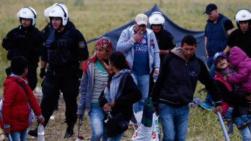 Στα κρυφά η εκκένωση της Ειδομένης από τα ΜΑΤ