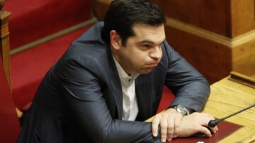 Μουδιασμένη η κυβέρνηση μετά τη «μισή συμφωνία» στο Eurogroup 