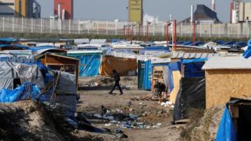 «Βουλιάζει» από πρόσφυγες το Καλαί - Αριθμός ρεκόρ στον καταυλισμό