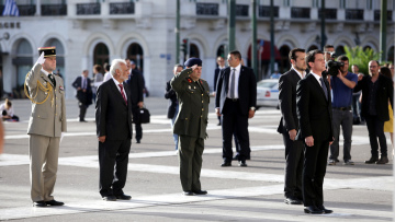 Στην Αθήνα ο Γάλλος πρωθυπουργός Βαλς: Προσφυγικό και οικονομία στο επίκεντρο
