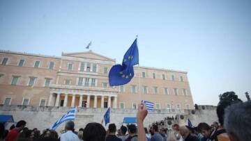 Στα άκρα το «Τσακωθείτε» κυβέρνησης - ΝΔ για το «Παραιτηθείτε»