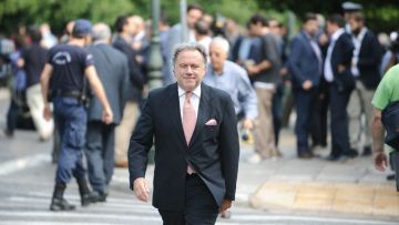 Νέα «σφαγή» για κατώτατο μισθό, συλλογικές συμβάσεις